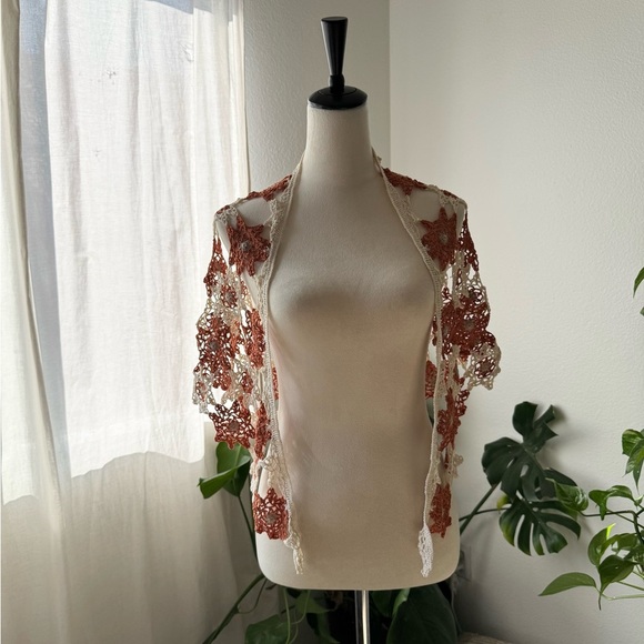 Floral Knit Orange and beige Shrug boho - Picture 2 of 3